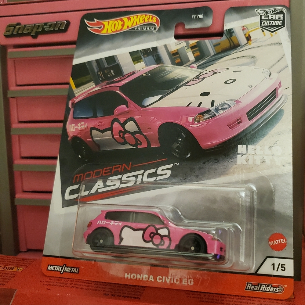 Hot Wheels Hello Kitty Honda Civic EG hatchback 1:64 scale toy car collectors